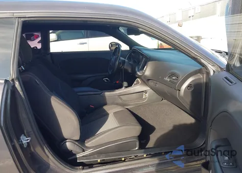 2020 Dodge Challenger Sxt z USA, uszkodzony, nr VIN 2C3CDZAG2LH113356